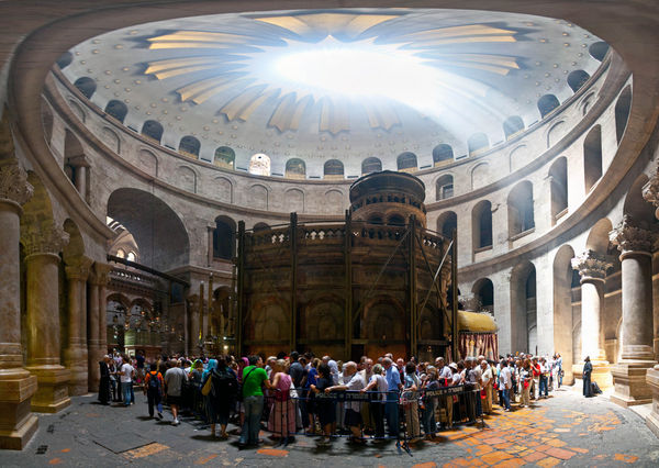 church-of-the-holy-sepulchre-the-edicule-of-the-holy-sepulchre-the-tomb-of-christ_l